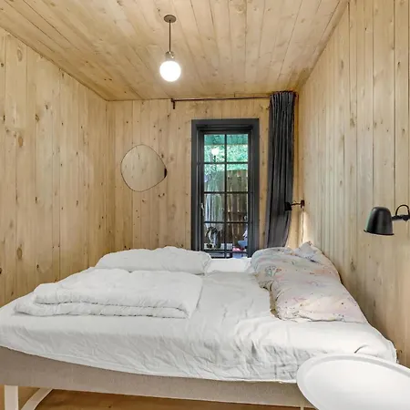 5 Bedroom Cozy In 別荘 Neksø