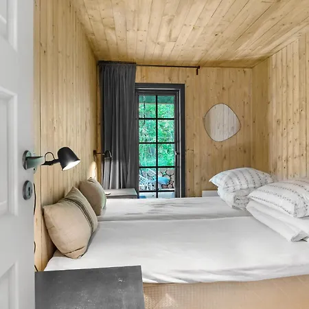 別荘 5 Bedroom Cozy In