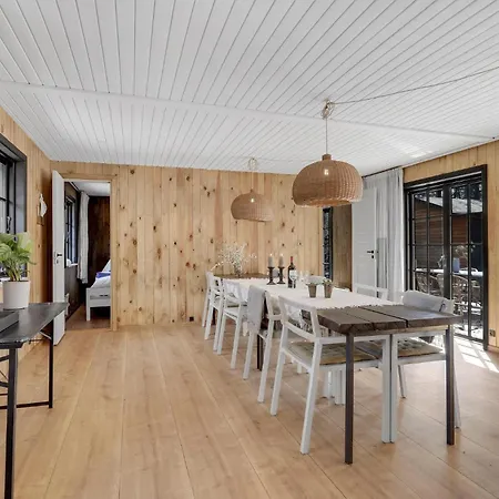 別荘 5 Bedroom Cozy In Neksø