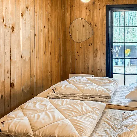 5 Bedroom In