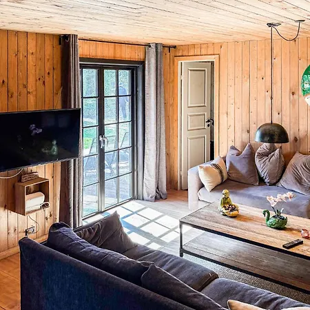5 Bedroom In *
