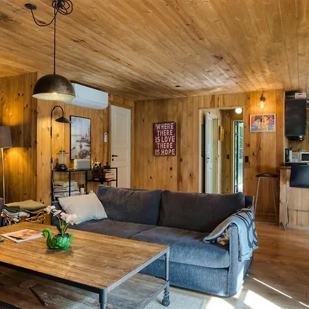 5 Bedroom In *