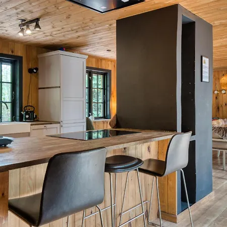 5 Bedroom In